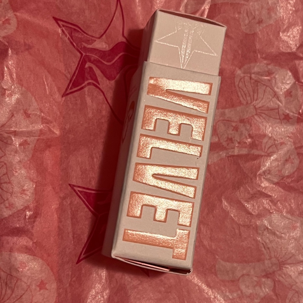 Jeffree Star Velvet Trap - cherry soda